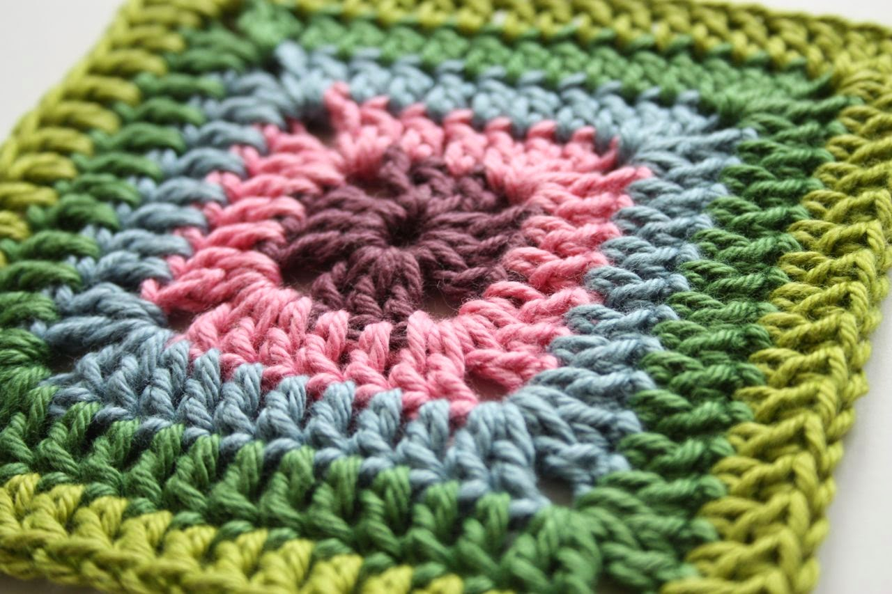Crochet Granny Square Patterns Solid Granny Square - trendcrochets.com