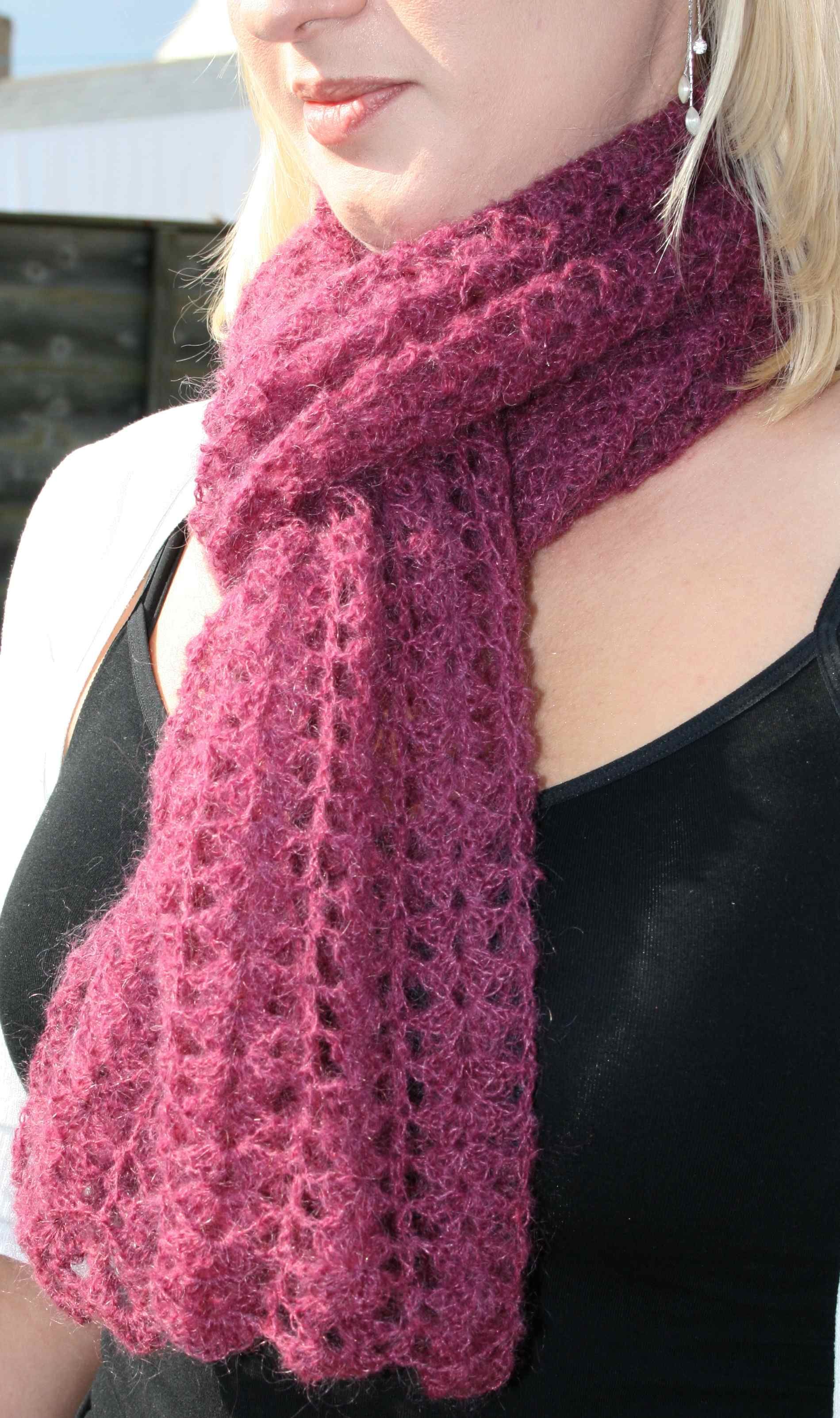 very cute lacy pattern | Crochet scarf pattern free, Crochet lace scarf
